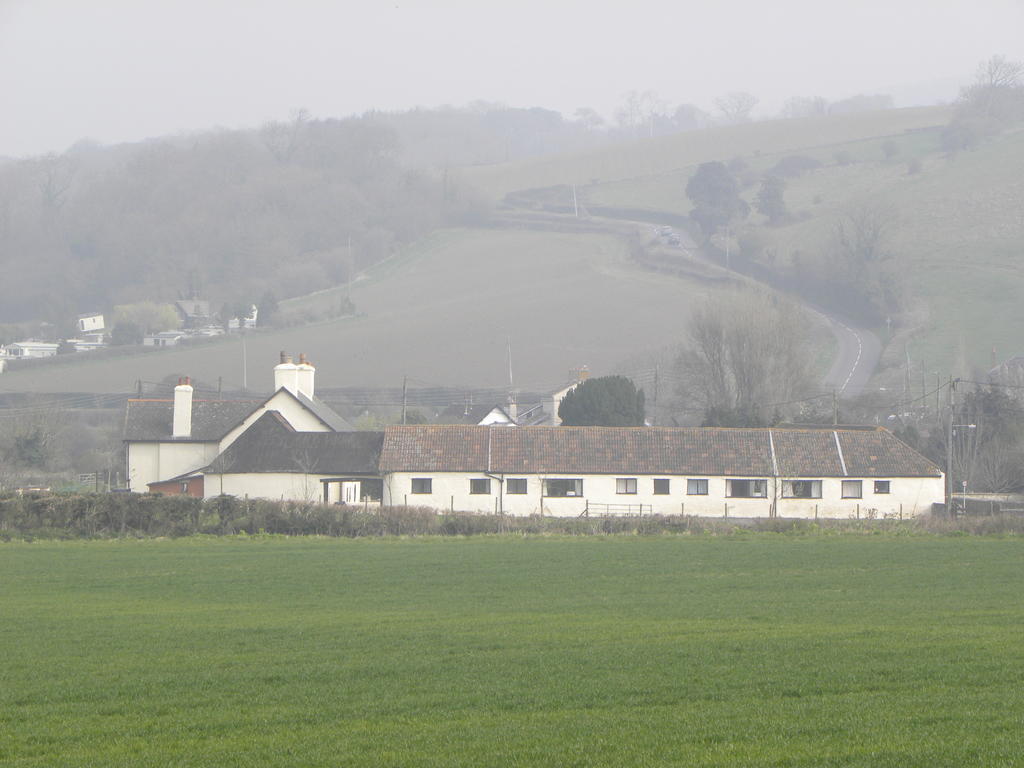 Court Farm Holiday Ltd